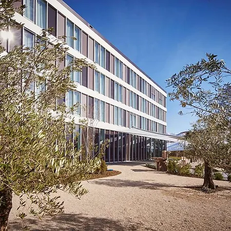 Modern Times Hotel, Vevey, A Tribute Portfolio